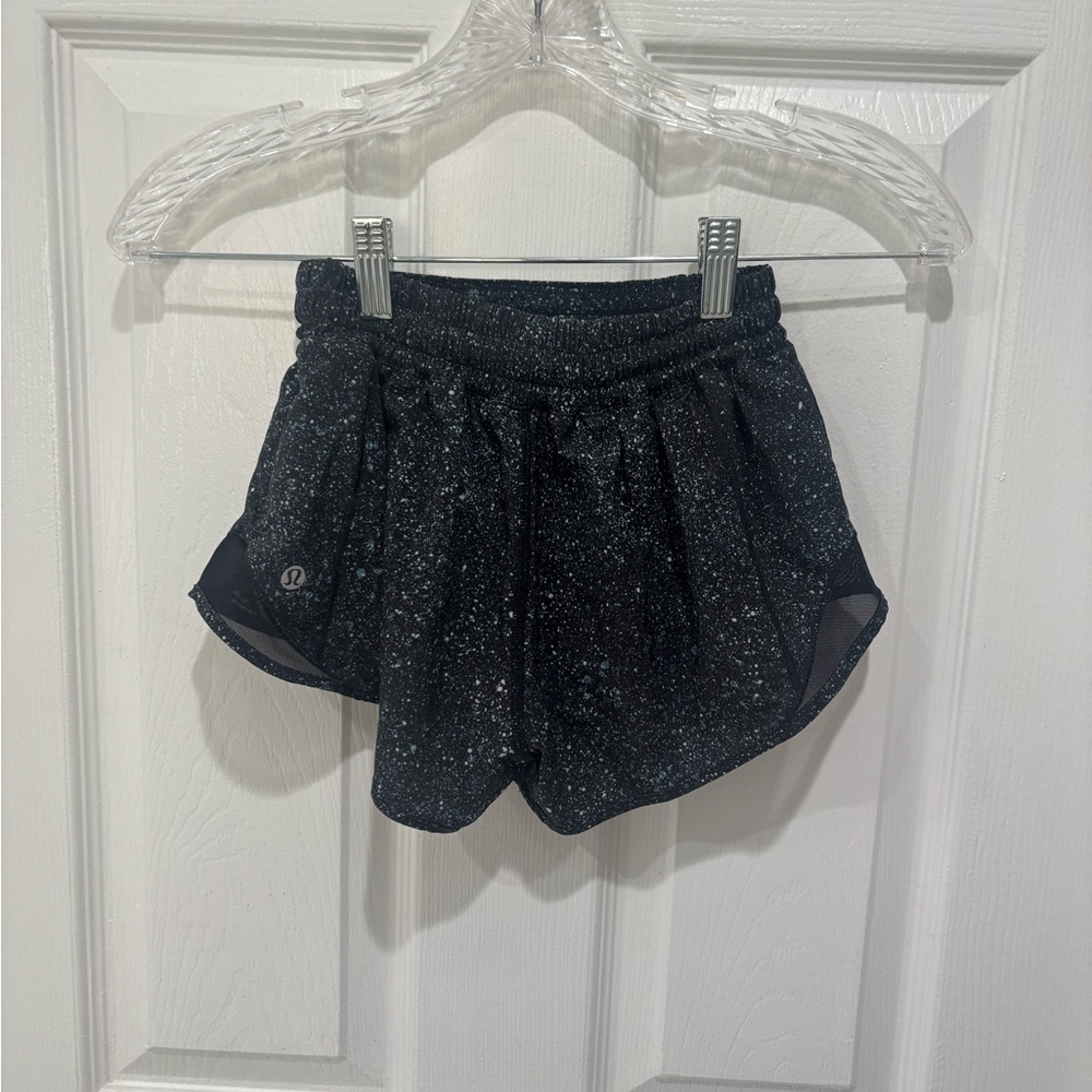 Lululemon Black and White Speckled Athletic Shorts Size:2 Reg